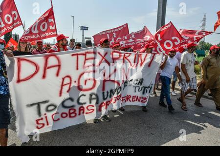 La manifestazione dei camminatori di GKN Melrose a campi Bisenzio, Firenze italy.The lavoratori protestano contro il licenziamento e l'offshoring della fabbrica Foto Stock