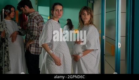 PENELOPE CRUZ e MILENA SMIT in PARALLEL MOTHERS (2021) -titolo originale: MADRES PARALELAS-, diretto da PEDRO ALMODOVAR. Credit: El Deseo / TVE / Album Foto Stock