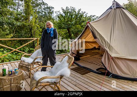 Glamping nel giardino della Villa Skovly (Beths Hus), Svendborg, Danimarca Foto Stock