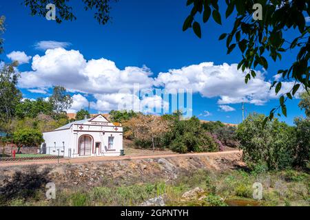 Ravenswood Ambulance Station, costruita nel 1902, sulle rive di Elphinstone Creek, Ravenswood, North Queensland, Australia Foto Stock