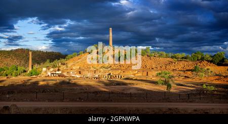 Resti del patrimonio elencato Chillagoe fonderie e camini, nella città all'esterno di Chillagoe, North Queensland Australia Foto Stock