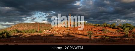 Resti del patrimonio elencato Chillagoe fonderie e camini, nella città all'esterno di Chillagoe, North Queensland Australia Foto Stock