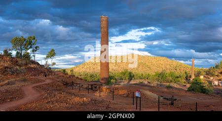 Resti del patrimonio elencato Chillagoe fonderie e camini, nella città all'esterno di Chillagoe, North Queensland Australia Foto Stock