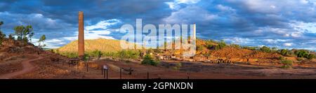 Resti del patrimonio elencato Chillagoe fonderie e camini, nella città all'esterno di Chillagoe, North Queensland Australia Foto Stock