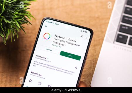 West Bangal, India - 28 settembre 2021 : immagine stock del logo Payoneer sullo schermo del telefono. Foto Stock