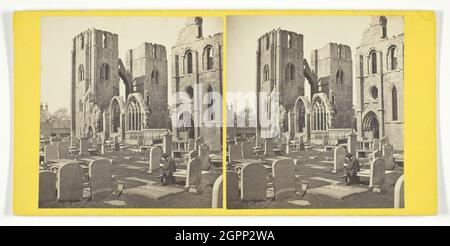 Cattedrale di Elgin - transetto e torri, metà del 19 ° secolo. [Cattedrale medievale in rovina in Scozia]. Stampa albume, stereocard. Foto Stock