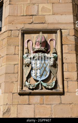 Coat of Arms, il vescovo del principe John Cosin, il castello di Durham, la sistemazione degli studenti della Durham University. Foto Stock