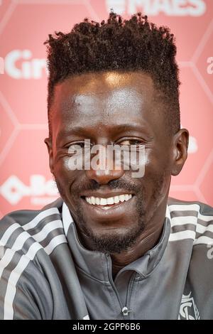 L'allenatore di punta di Standard Mbaye Leye è stato raffigurato durante la conferenza stampa settimanale della squadra di calcio belga Standard de Liege, giovedì 30 settembre 2021 a L Foto Stock