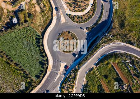 Malta, Mellieha, veduta aerea della strada Foto Stock