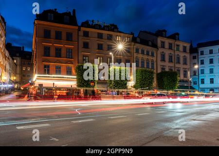 Svezia, Stoccolma, Gamla Stan, antichi edifici storici con bar e ristoranti Foto Stock