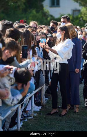 Haro, la Rioja, Spagna. 30 settembre 2021. La Regina Letizia di Spagna partecipa all'anno scolastico 2021/2022 della formazione professionale alla Scuola superiore Ciudad de Haro il 30 settembre 2021 ad Haro, Spagna (Credit Image: © Jack Abuin/ZUMA Press Wire) Foto Stock