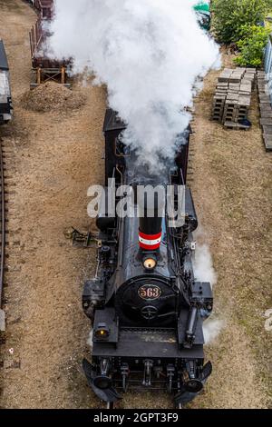 Incontro con la locomotiva a vapore presso il Museo ferroviario di Odense (Jernbanemuseum) a Odense, Danimarca. A causa del ritardo di un anno di Corona, l'evento (Dampdage 2021) ha commemorato la fine dell'operazione danese della locomotiva a vapore mezzo secolo fa nel 1970 Foto Stock