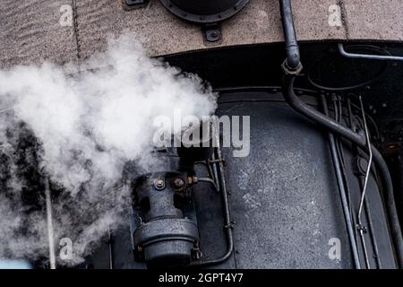 Incontro con la locomotiva a vapore presso il Museo ferroviario di Odense (Jernbanemuseum) a Odense, Danimarca. A causa del ritardo di un anno di Corona, l'evento (Dampdage 2021) ha commemorato la fine dell'operazione danese della locomotiva a vapore mezzo secolo fa nel 1970 Foto Stock