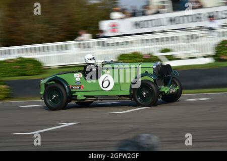 Nicholas Pellett, Talbot AV105, Brooklands Trophy, una corsa di auto sportiva purosangue a due piloti per veicoli post vintage, Goodwood Revival 2021, Goodwoo Foto Stock