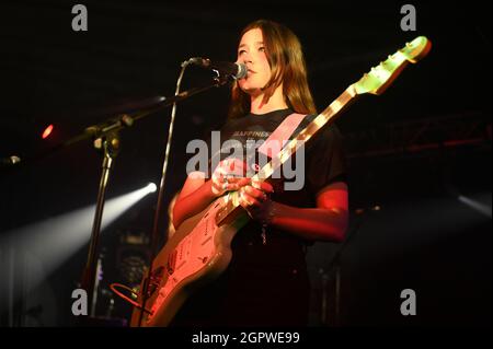 Settembre 28, 2021, Sheffield, South Yorkshire, U.K: Wet leg Performing at the Foundry , Sheffield , UK , 28.09.2021 (Credit Image: © Robin Burns/ZUMA Press Wire) Foto Stock