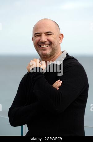 Dinard, Francia. 30 settembre 2021. Mohamed Hamidi partecipa alla rassegna fotografica della giuria durante il 32nd Dinard British Film Festival - Day Two il 30 settembre 2021 a Dinard, France.Photo by ABACAPRESS.COM Credit: Abaca Press/Alamy Live News Foto Stock