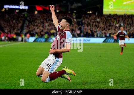 Londra, Regno Unito. 30 settembre 2021. Declan Rice of West Ham United festeggia dopo aver segnato il suo primo goal team. UEFA Europa League match, gruppo H, West Ham Utd v Rapid Wien al London Stadium, Queen Elizabeth Olympic Park di Londra giovedì 30 settembre 2021. Questa immagine può essere utilizzata solo per scopi editoriali. Solo per uso editoriale, licenza richiesta per uso commerciale. Nessun uso in scommesse, giochi o un singolo club/campionato/player pubblicazioni. pic di Steffan Bowen/Andrew Orchard sport fotografia/Alamy Live news credito: Andrew Orchard sport fotografia/Alamy Live News Foto Stock