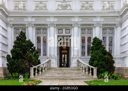 Bella entrata principale del museo Pedro de Osma nel distretto di Barranco da Lima, Perù Foto Stock