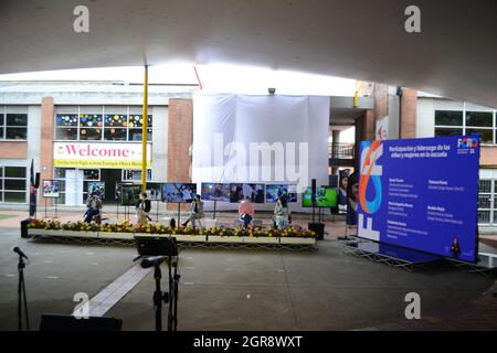 Bogota, Colombia. 30 settembre 2021. Il District Education Forum 21, a Bogotà, Colombia, sulla partecipazione e la guida di bambini, giovani e donne alla scuola 30 settembre 2021. Credit: Long Visual Press/Alamy Live News Foto Stock