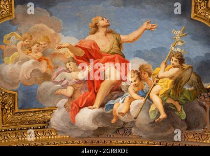 ROMA, ITALIA - 1 SETTEMBRE 2021: Affresco barocco sul soffitto dell'Apoteosi di s. Giovanni Battista nella chiesa Chiesa di Santa Maria in Campitelli. Foto Stock