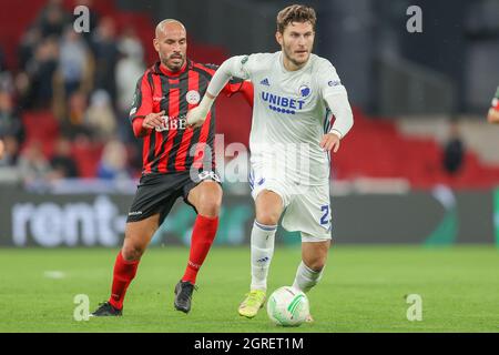 Copenaghen, Danimarca. 30 settembre 2021. Jonas Wind (23) del FC Copenhagen visto durante la partita della UEFA Europa Conference League tra il FC Copenhagen e il Lincoln Red Imps FC al Parken di Copenhagen. (Photo Credit: Gonzales Photo/Alamy Live News Foto Stock