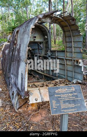 Relitto di Beaufort Bomber che crash sbarcò vicino Higgins Field, nel 1945. Bamaga, Queensland, Australia Foto Stock