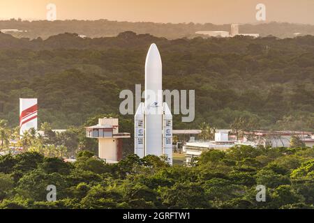 Francia, Guyana Francese, Kourou, Centro spaziale della Guyana Francese (CSG) visto dal sito di Carapa Foto Stock