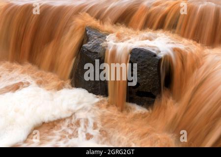 Francia, Var, Dracenie, Vidauban, Les Cascades de l'Aille, il fiume in alluvione Foto Stock