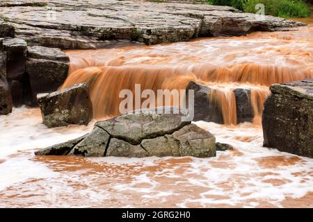 Francia, Var, Dracenie, Vidauban, Les Cascades de l'Aille, il fiume in alluvione Foto Stock