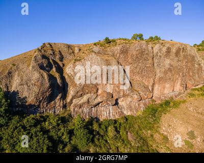 Francia, Haute Loire, Saint Haon, l'Estang, flusso di basalto, Organi di basalto, Allier valle (vista aerea) Foto Stock