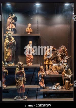 Francia, Haute Loire, Pebrac, Abbazia di Notre Dame de Pebrac, presepio in legno policromo del XV secolo, valle di Desges Foto Stock