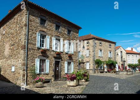 Lavaudieu villaggio, etichettato Les Plus Beaux Villages de France, Haute Loire dipartimento, Auvergne Rhone Alpes, Francia Foto Stock