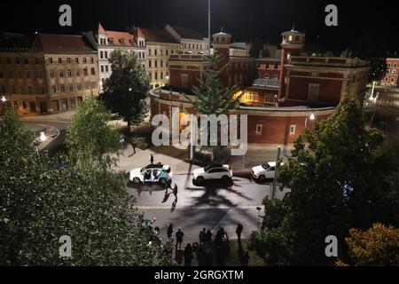 Das set zu Dreharbeiten für die Serie 'Ze Network' mit David Hasselhoff auf dem Postplatz. Görlitz, 30.09.2021 Foto Stock