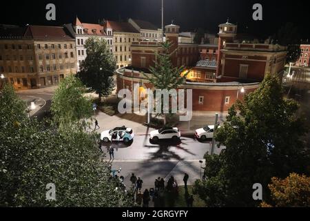 Das set zu Dreharbeiten für die Serie 'Ze Network' mit David Hasselhoff auf dem Postplatz. Görlitz, 30.09.2021 Foto Stock