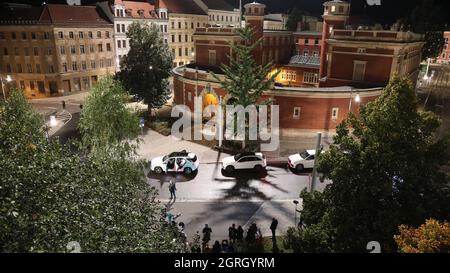 Das set zu Dreharbeiten für die Serie 'Ze Network' mit David Hasselhoff auf dem Postplatz. Görlitz, 30.09.2021 Foto Stock