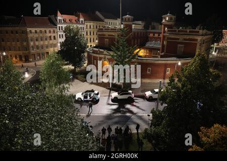 Das set zu Dreharbeiten für die Serie 'Ze Network' mit David Hasselhoff auf dem Postplatz. Görlitz, 30.09.2021 Foto Stock