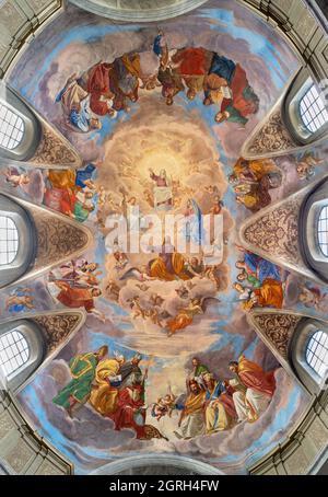 ROMA, ITALIA - 2 SETTEMBRE 2021: L'affresco Gloria di Santa Caterina da Siena nella cappella laterale della chiesa Basilica di Santa Sabina Foto Stock