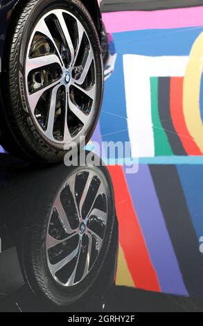 Barcellona, Spagna. 01 ottobre 2021. BMW ruota alla 'Automobile Barcelona 2021'. Credit: Clara Margais/dpa/Alamy Live News Foto Stock