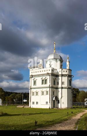 ISTRA, RUSSIA - 01 OTTOBRE 2021, l'Eremo del XVII secolo, costruito per il Patriarca Nikon accanto al Monastero di Nuova Gerusalemme. Istra, Mosca regi Foto Stock