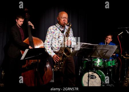 James Owston, Art Themen, Clark Tracey - Art Themen e Alex Clarke Quintet - Herts Jazz Club - The Maltings Theatre - St Albans Foto Stock