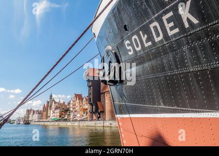 GDANSK, POLONIA - 2 SETTEMBRE 2016: Nave SS Soldek sul fiume Motlawa a Gdansk, Polonia. Fu la prima nave costruita in Polonia dopo la seconda guerra mondiale Foto Stock