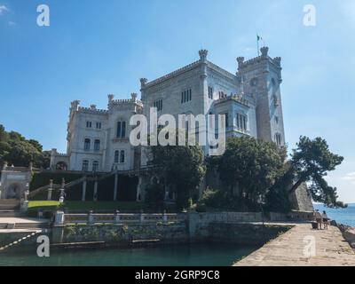 Ingresso al museo storico e al parco del castello di Miramare, Trieste, Friuli-Venezia Giulia. 09-05-2021. Foto Stock