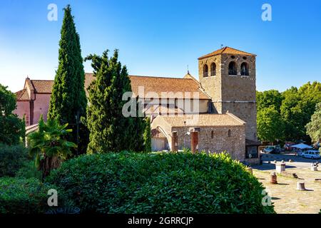 Cattedrale di San giusto Martire giardino . Foto Stock