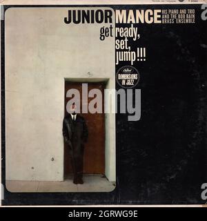 Junior Mance, piano & Trio + Bob Bain Brass Ensemble - preparatevi, preparatevi, saltate!!! - copertina Vintage Vinyl Record Foto Stock