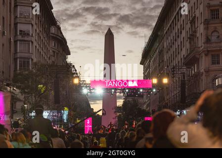 25 settembre 2021, Argentina, Buenos Aires: Spettacolo notturno al round finale del Campionato Mondiale di Tango. Foto Stock