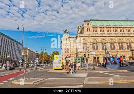 Edificio dell'Opera di Stato Wiener Staatsoper a Vienna, Austria Foto Stock