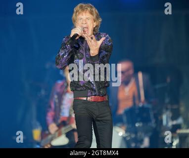 30 settembre 2021 - Charlotte, North Carolina; USA - il cantante MICK JAGGER dei Rolling Stones si esibisce dal vivo mentre il tour No Filter del 2021 fa una sosta allo stadio Bank of America. (Credit Image: © Jason Moore/ZUMA Press Wire) Foto Stock