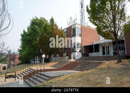 I gradini conducono all'ingresso del tribunale della contea di Latah a Mosca, Idaho Foto Stock