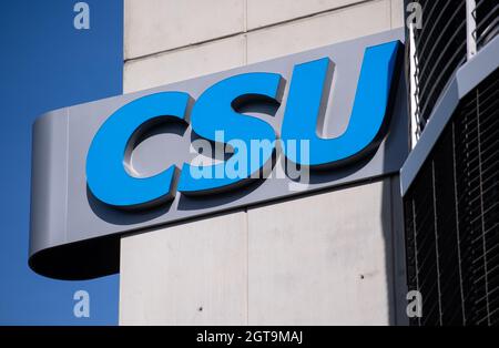 Monaco di Baviera, Germania. 01 ottobre 2021. Il logo della CSU può essere visualizzato presso la sede centrale della CSU. Credit: Sven Hoppe/dpa/Alamy Live News Foto Stock