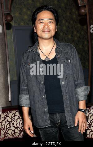 New York, NY, USA. 18 luglio 2011. Mitsu Tsuchiya al lancio statunitense di Junks Tokyo/Giappone a Kiss & Fly. Credit: Steve Mack/Alamy Foto Stock